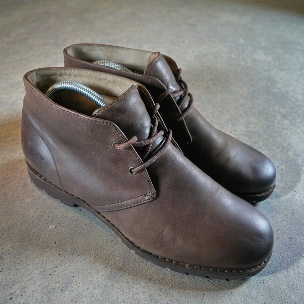 UGG Men's Leighton Brown Leather Chukka Boots Size 9.5 Waterproof Soft Toe
